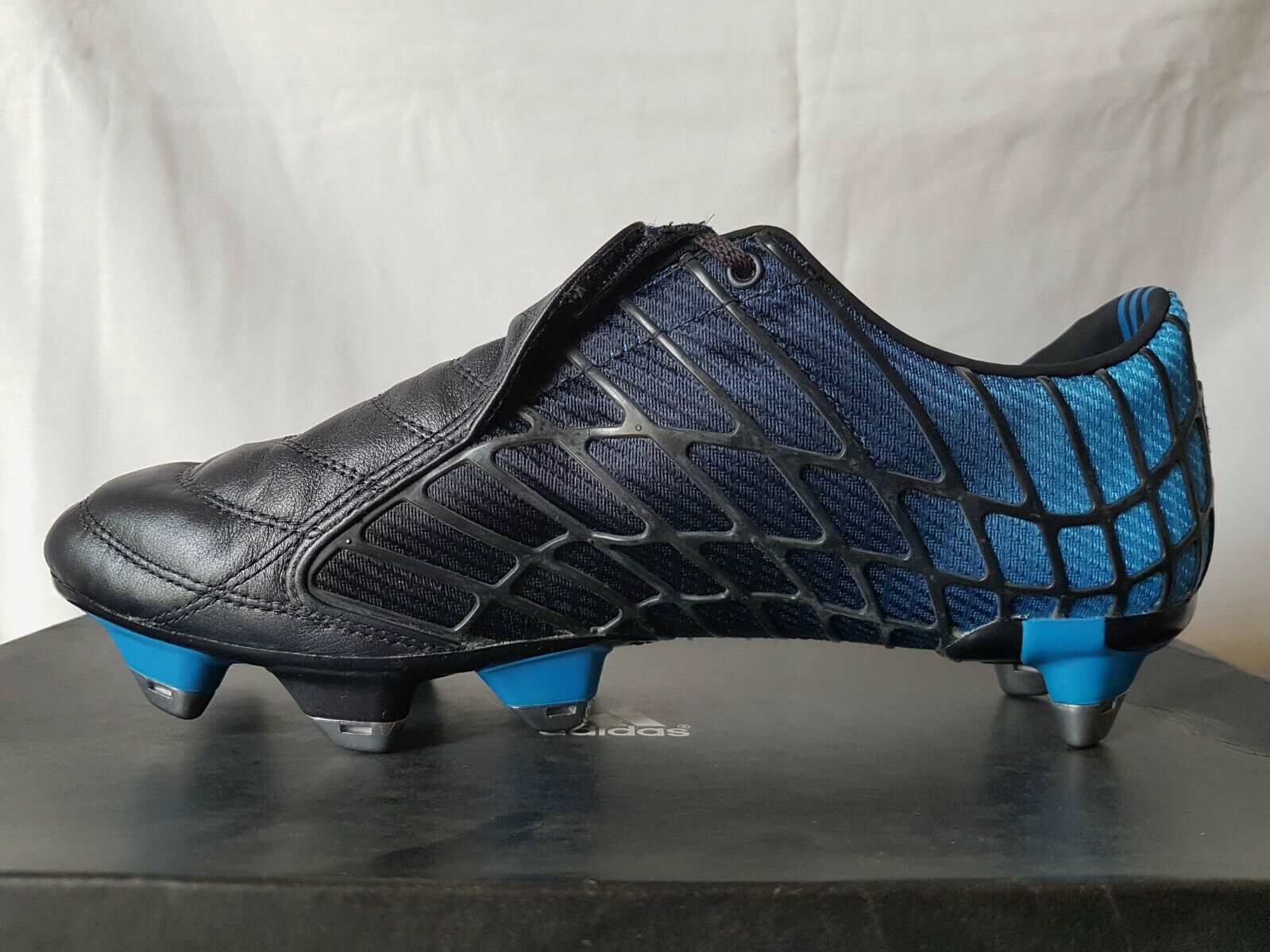 F50 sales spider boots